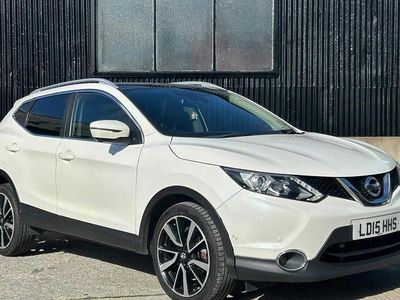 Used Nissan Qashqai Tekna 110 HP (80 kW) 2015 White SUV