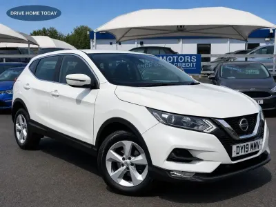 Used Nissan Qashqai Acenta Premium 115 HP (84 kW) 2019 White SUV