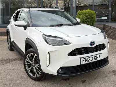 Used Toyota Yaris 91 HP (66 kW) 2023 White Hatchback