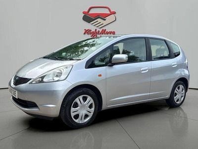Begagnad Honda Jazz S 90 HK (66 kW) 2010 Silver Halvkombi