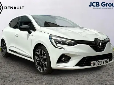 Used Renault Clio Techno 145 HP (106 kW) 2023 White Hatchback