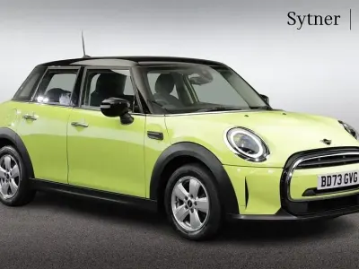 Used Mini Cooper Classic 134 HP (98 kW) 2023 Yellow Hatchback