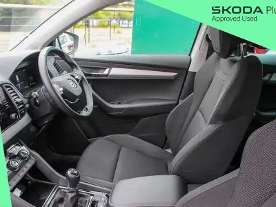 Used Skoda Karoq SE Drive 147 HP (108 kW) 2023 Moon white metallic SUV