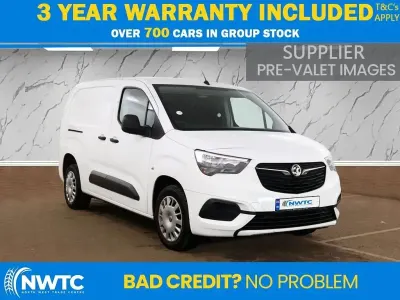 Używany Vauxhall Combo Sportive 100 KM (73 kW) 2020 Biały Minivan