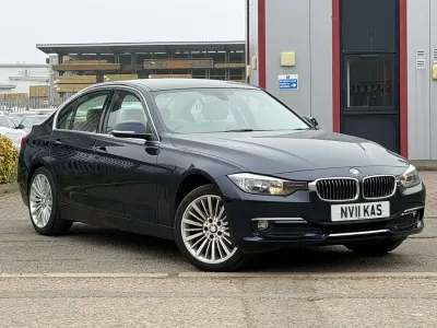 Begagnad BMW 320 Luxury Line 2014 Blå Sedan