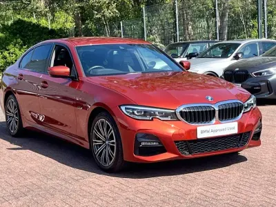 Begagnad BMW 330e M Sport 288 HK (211 kW) 2022 Orange