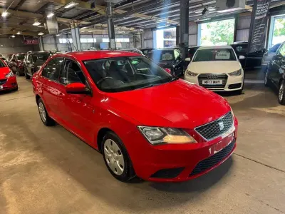 Used Seat Toledo Ecomotive 105 HP (77 kW) 2014 Red Hatchback