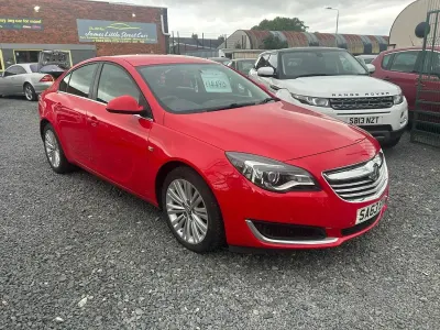 Used Vauxhall Insignia Design Edition 163 HP (119 kW) 2013 Red Hatchback