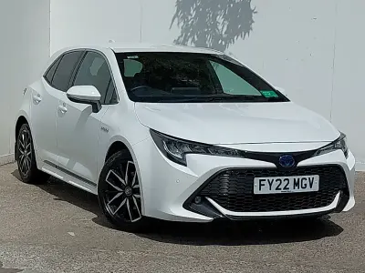 Used Toyota Corolla Design 122 HP (89 kW) 2022 White Hatchback