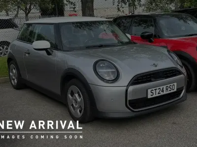 Begagnad Mini Cooper Classic 154 HK (113 kW) 2024 Silver Halvkombi
