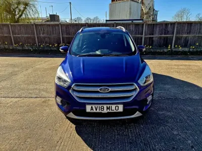 Usado Ford Kuga Titanium 150 HP (110 kW) 2018 Azul SUV
