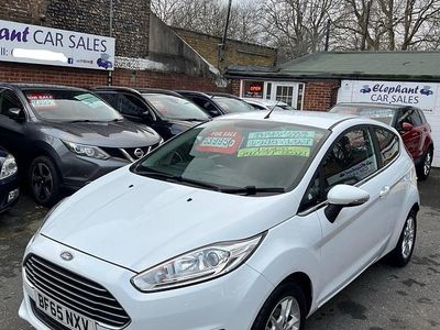Used Ford Fiesta Zetec 82 HP (60 kW) 2015 White Hatchback