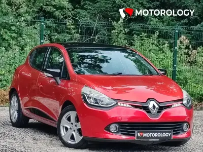 Used Renault Clio IV Dynamique 89 HP (65 kW) 2014 Red Hatchback