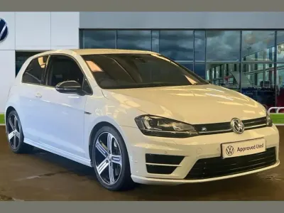 Used VW Golf VII R 300 HP (220 kW) 2016 Pure white Hatchback