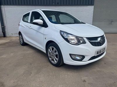 Used Vauxhall Viva 75 HP (55 kW) 2016 White Hatchback