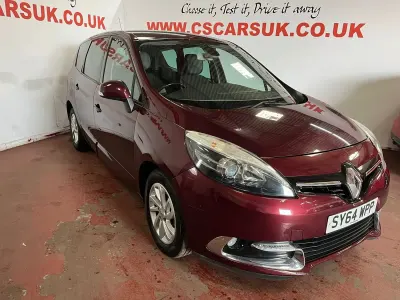 Usado Renault Grand Scénic III Dynamique 110 CV (80 kW) 2014 Rojo Monovolumen