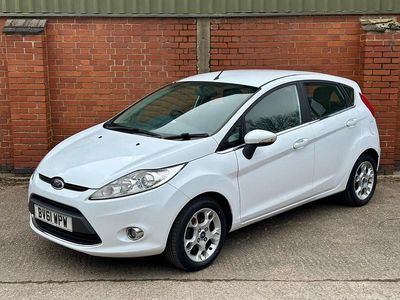 Used Ford Fiesta Zetec 82 HP (60 kW) 2011 White Hatchback