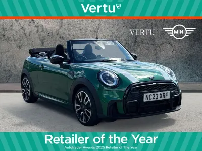 Usado Mini Cooper Sport 134 CV (98 kW) 2023 Verde Utilitario