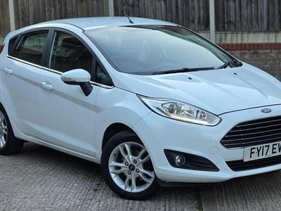 Usado Ford Fiesta Zetec 82 HP (60 kW) 2017 Branco Citadino