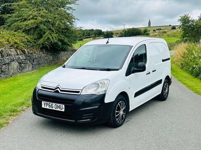 Used Citroën Berlingo 75 HP (55 kW) 2016 White MPV