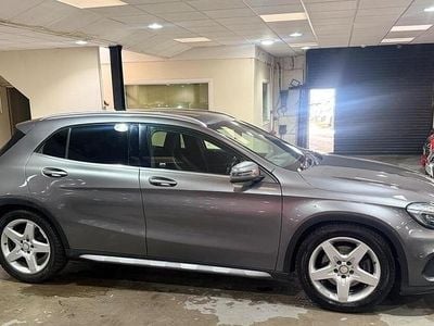 Mercedes GLA220