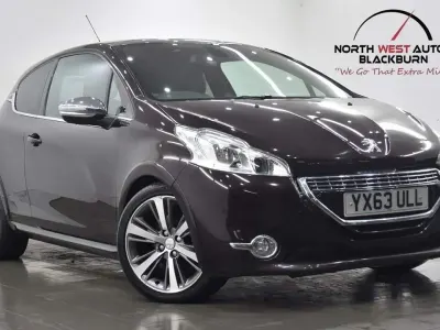 Used Peugeot 208 2013 Mauve/purple Hatchback