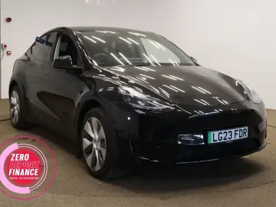 Begagnad Tesla Model Y RWD 254 kW (346 HK) 2023 Svart SUV