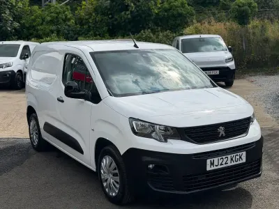 Used Peugeot Partner Premium 131 HP (96 kW) 2022 White MPV