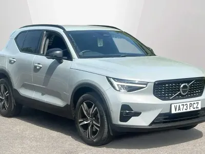 Usado Volvo XC40 Plus 2023 Gris SUV