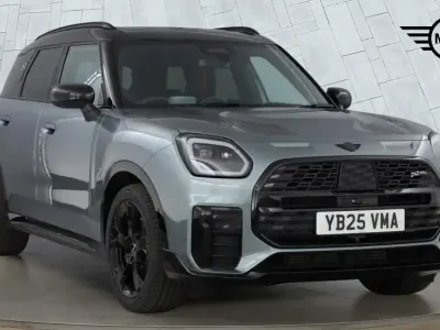 Używany Mini Countryman 168 KM (123 kW) 2025 Zielony SUV