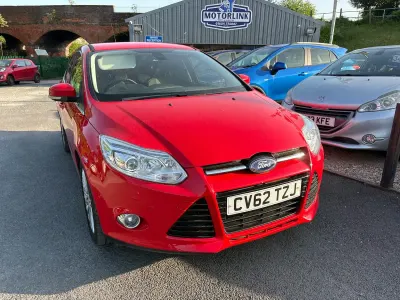 Used Ford Focus Titanium X 125 HP (91 kW) 2012 Red Hatchback