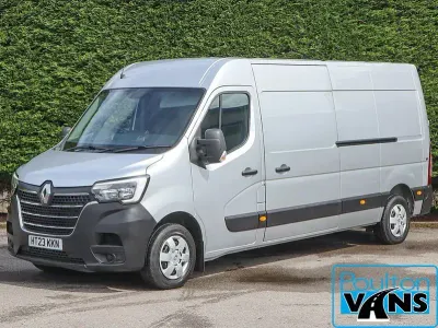 Used Renault Master Business 135 HP (99 kW) 2023 Grey MPV