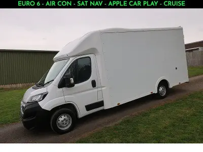 Usado Peugeot Boxer Premium 140 CV (102 kW) 2023 Blanco Van
