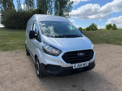 Usado Ford Transit Custom 130 CV (95 kW) 2018 Plateado Van