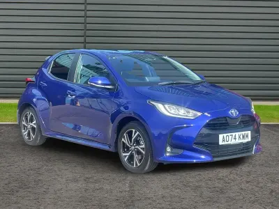 Used Toyota Yaris Design 116 HP (85 kW) 2024 Blue Hatchback