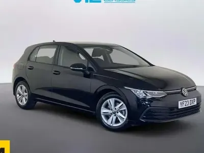 Usado VW Golf VIII Life 131 HP (96 kW) 2023 Preto Citadino