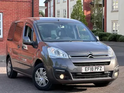 Used Citroën Berlingo Feel 100 HP (73 kW) 2018 Grey MPV