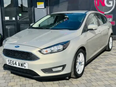 Używany Ford Focus Zetec 115 KM (84 kW) 2015 Srebrny Hatchback