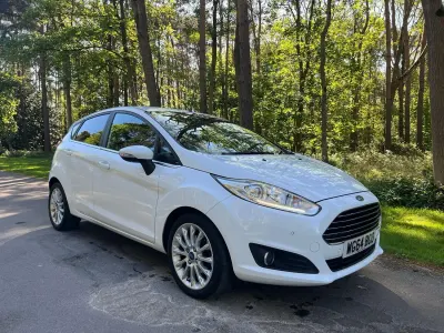 Second-hand Ford Fiesta Titanium X 2014 Alb Hatchback
