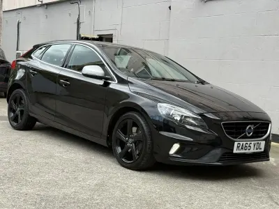 Used Volvo V40 R-Design 122 HP (89 kW) 2016 Black Hatchback