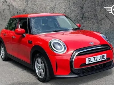 Used Mini Cooper Classic 134 HP (98 kW) 2022 Red Hatchback