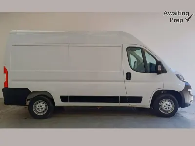 Used Peugeot Boxer Premium 140 HP (102 kW) 2023 White Van