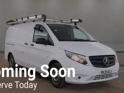 Usado Mercedes Vito Progressive 136 HP (100 kW) 2021 Branco Van