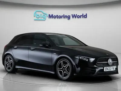 Begagnad Mercedes A180 Executive 136 HK (100 kW) 2022 Svart Halvkombi