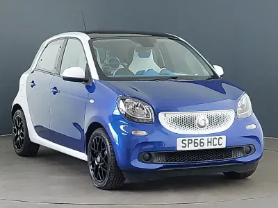 Used Smart ForFour Premium 90 HP (66 kW) 2016 Blue Hatchback