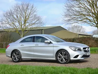 Usado Mercedes CLA180 122 HP (89 kW) 2014 Prateado Sedan