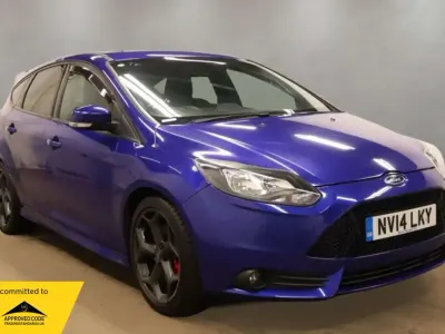 Usado Ford Focus ST 2014 Azul Utilitario