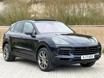 Begagnad Porsche Cayenne 340 HK (250 kW) 2022 Blå SUV
