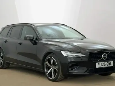 Usado Volvo V60 Plus 345 HP (253 kW) 2025 Preto Carrinha