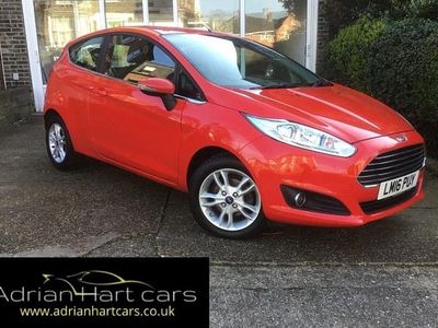 Used Ford Fiesta Zetec 82 HP (60 kW) 2016 Red Hatchback